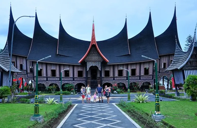 Rekomendasi Tempat Wisata Di Padang Yang Populer